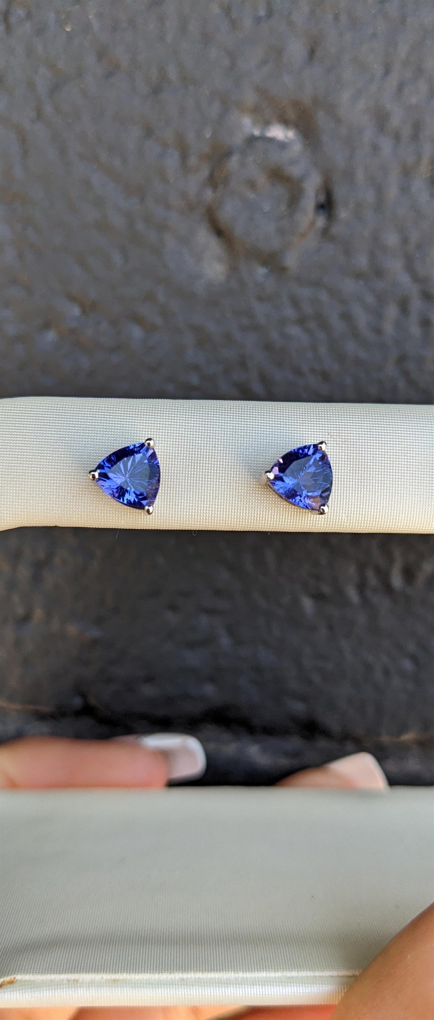 14K White Gold Tanzinite Stud Earrings