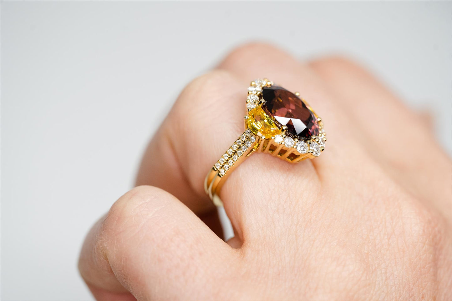 18K Yellow Gold Zircon Diamond and Sapphire Ring