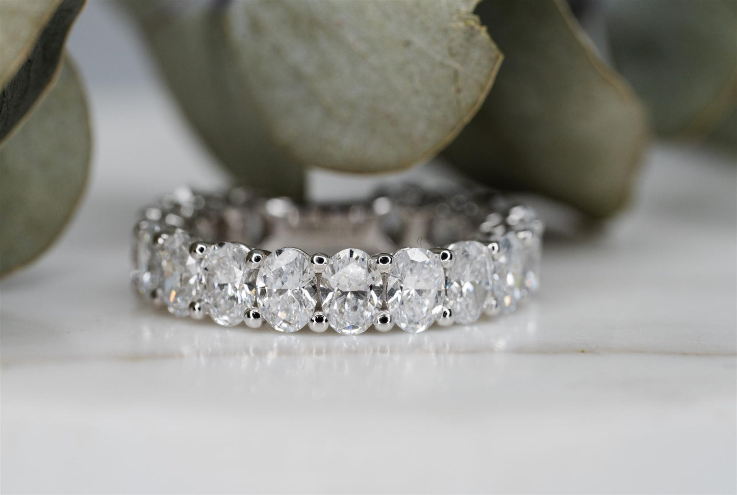 14K White Gold Diamond Oval Anniversary Band sz 6.5