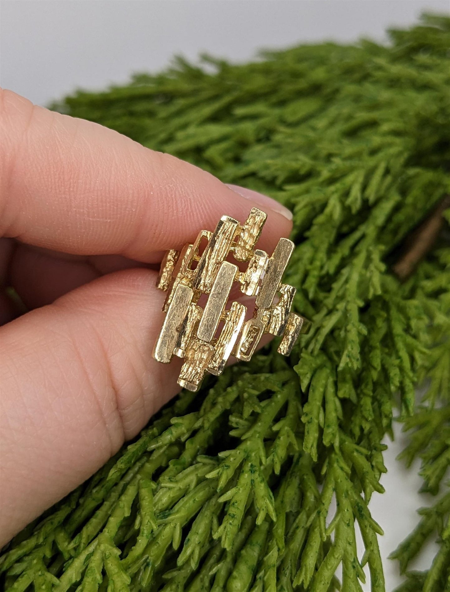 Vintage Yellow Brick Road Gold Ring
