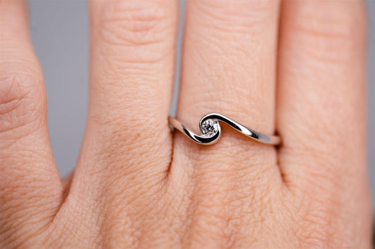 14K White Gold Single Diamond Ring
