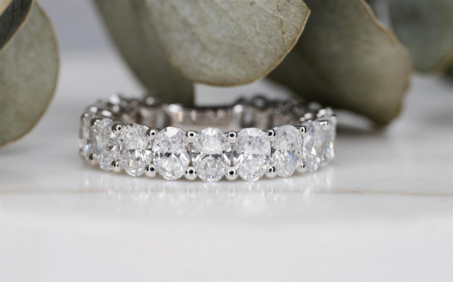 14K White Gold Diamond Oval Anniversary Band sz 6.5