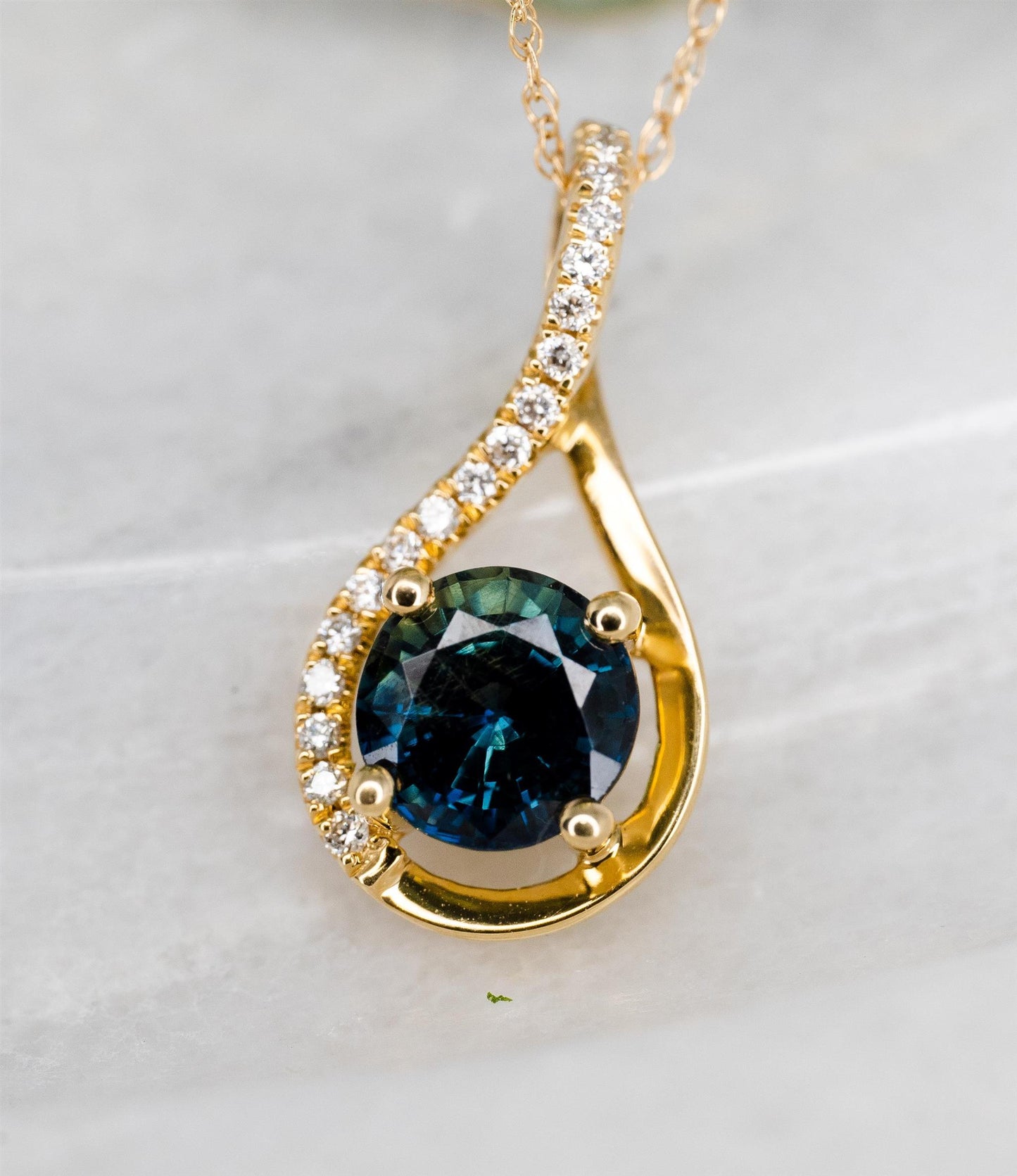 14K Yellow Gold 1.19ct Greenish Blue Sapphire and 0.067tdw Diamond 18" Rope Chain Necklace