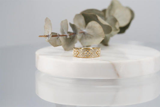 Diamond And Yellow Gold Clover Cutout Ring